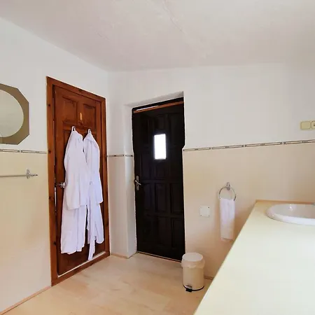 Casa De Fuente Amarga Almogia